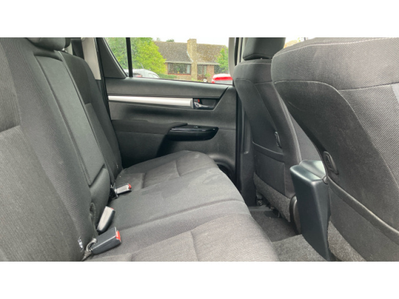 Toyota Hilux Diesel Invincible D/Cab Pick Up 2.8 D-4D Auto